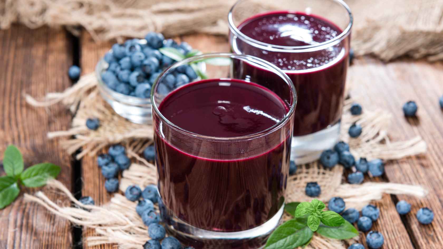 Fastensaft am Morgen: der perfekte Detox-Start bei Rosacea, ganzheitliche Gesundheits- & Ernährungsberatung von der Rosacea und Fastenexpertin Claudia Rönsch, Hamburg, Die Glückstrainerin